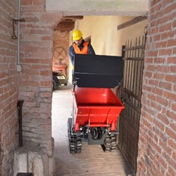 HS 1200 dans un passage étroit